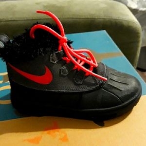 Kids boots